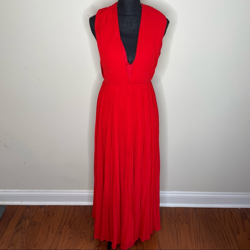 Fame and Partners Red V-neck Open Back Gown Size 6